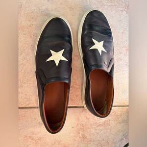 Givenchy Star Printed Leather Slip On Sneakers big logo shoes driving loafers